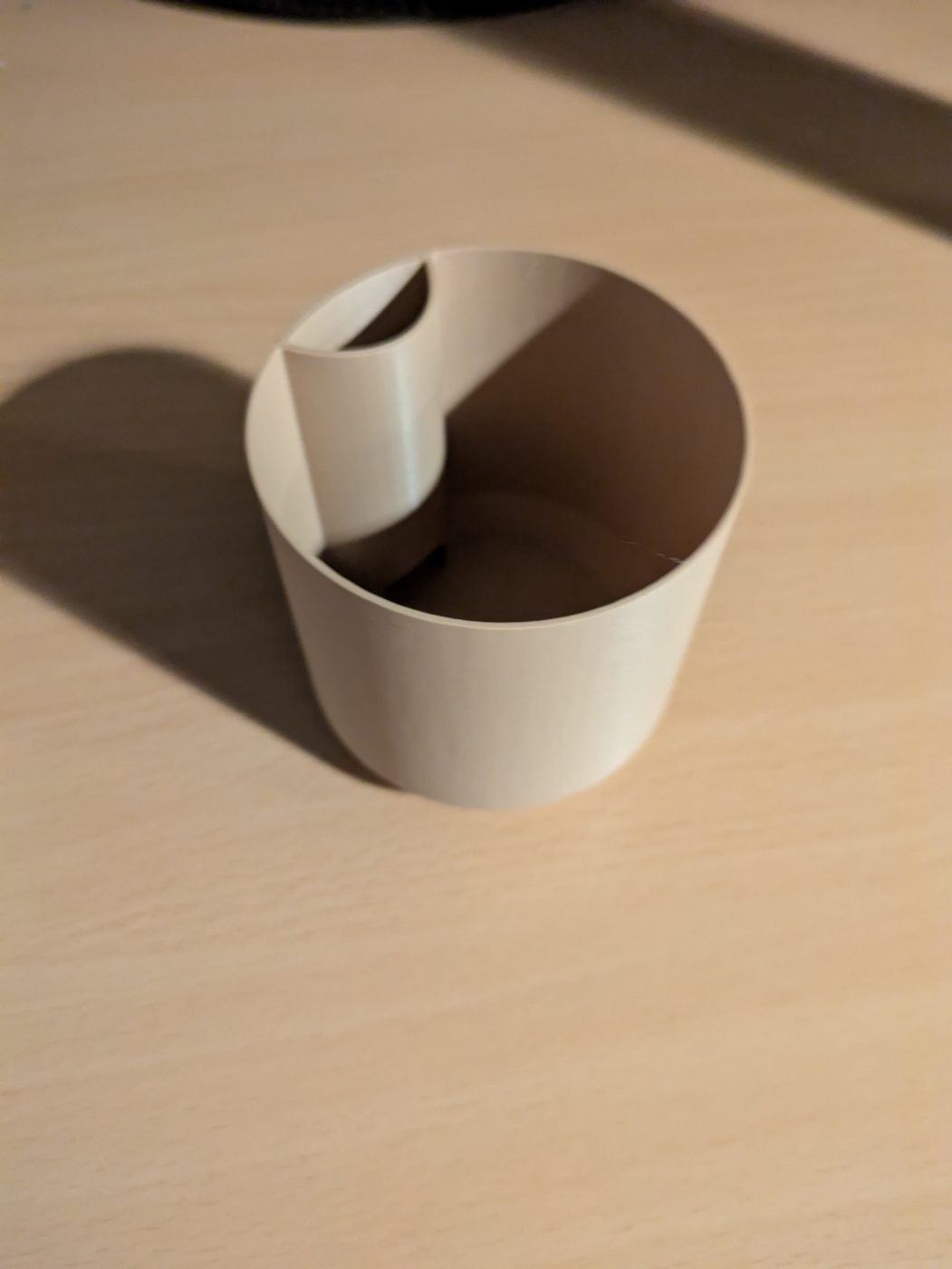 Modern planter pot + optional self watering.