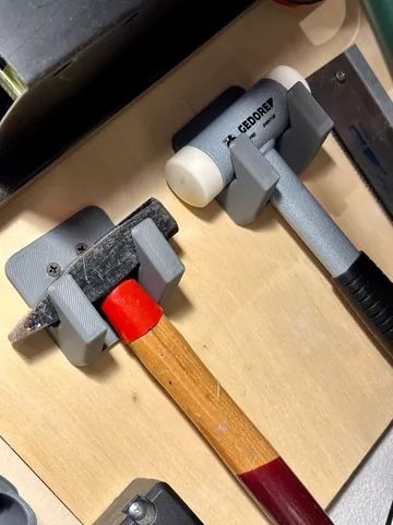 Hammer holder