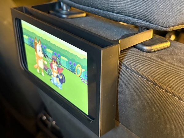 Phone Holder / Rear Seat