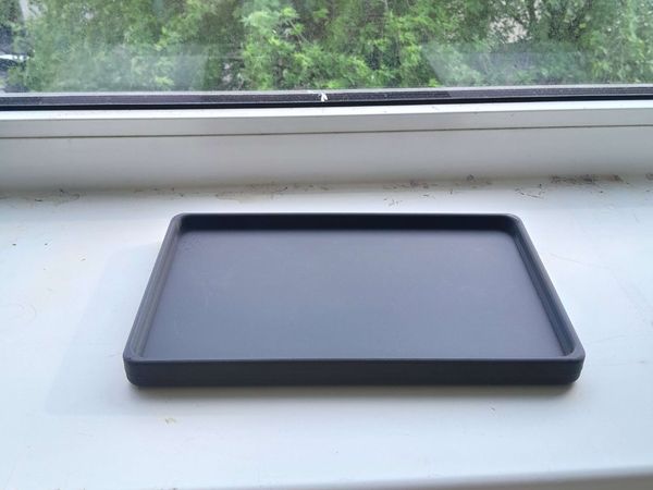 Simple catch-all tray