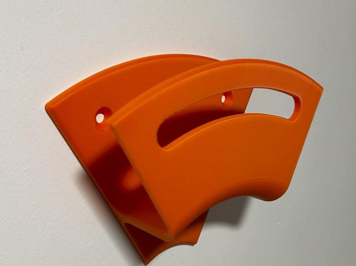 Cord /hose/cable holder